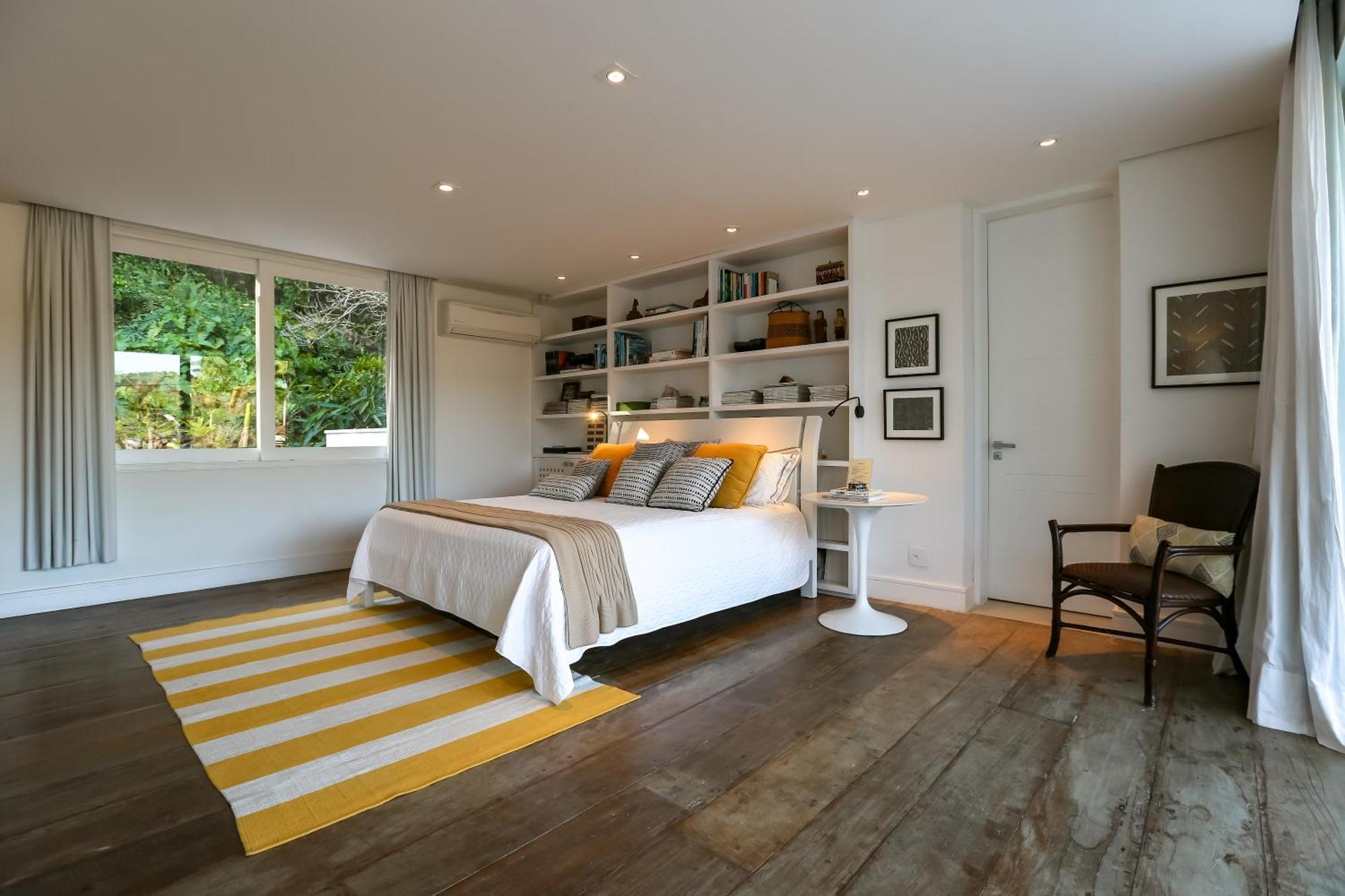 Tropical Contemporary Suites Парати Екстериор снимка