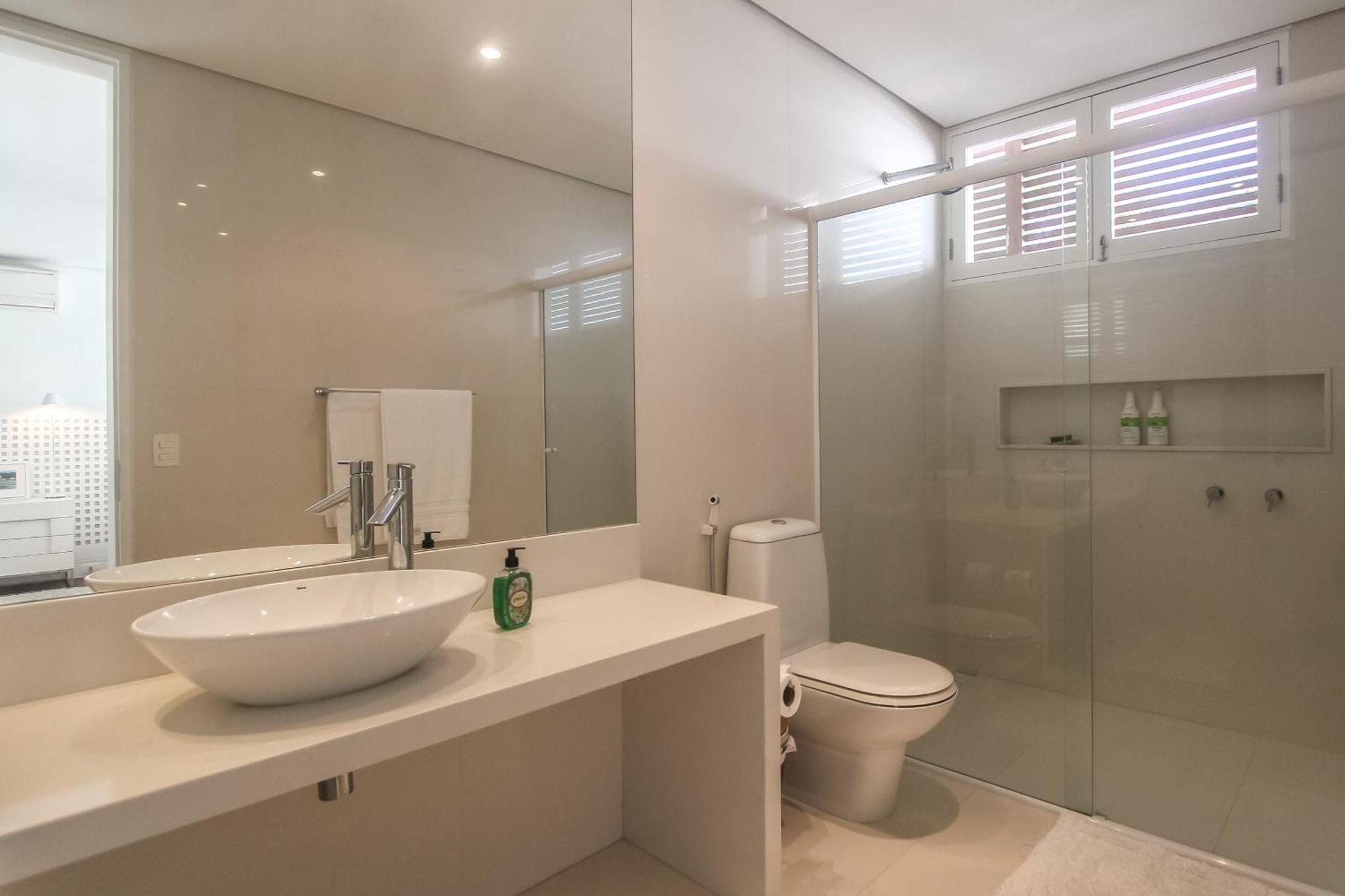 Tropical Contemporary Suites Парати Екстериор снимка
