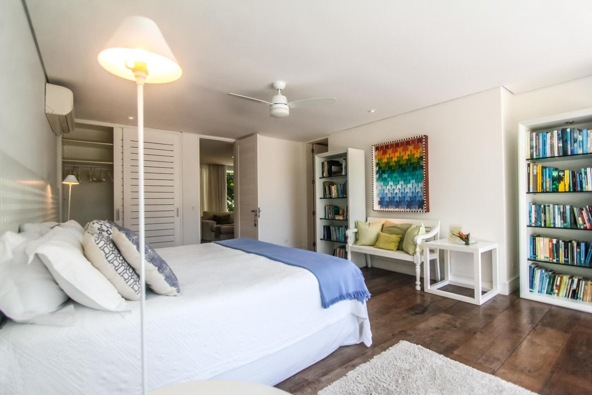 Tropical Contemporary Suites Парати Екстериор снимка