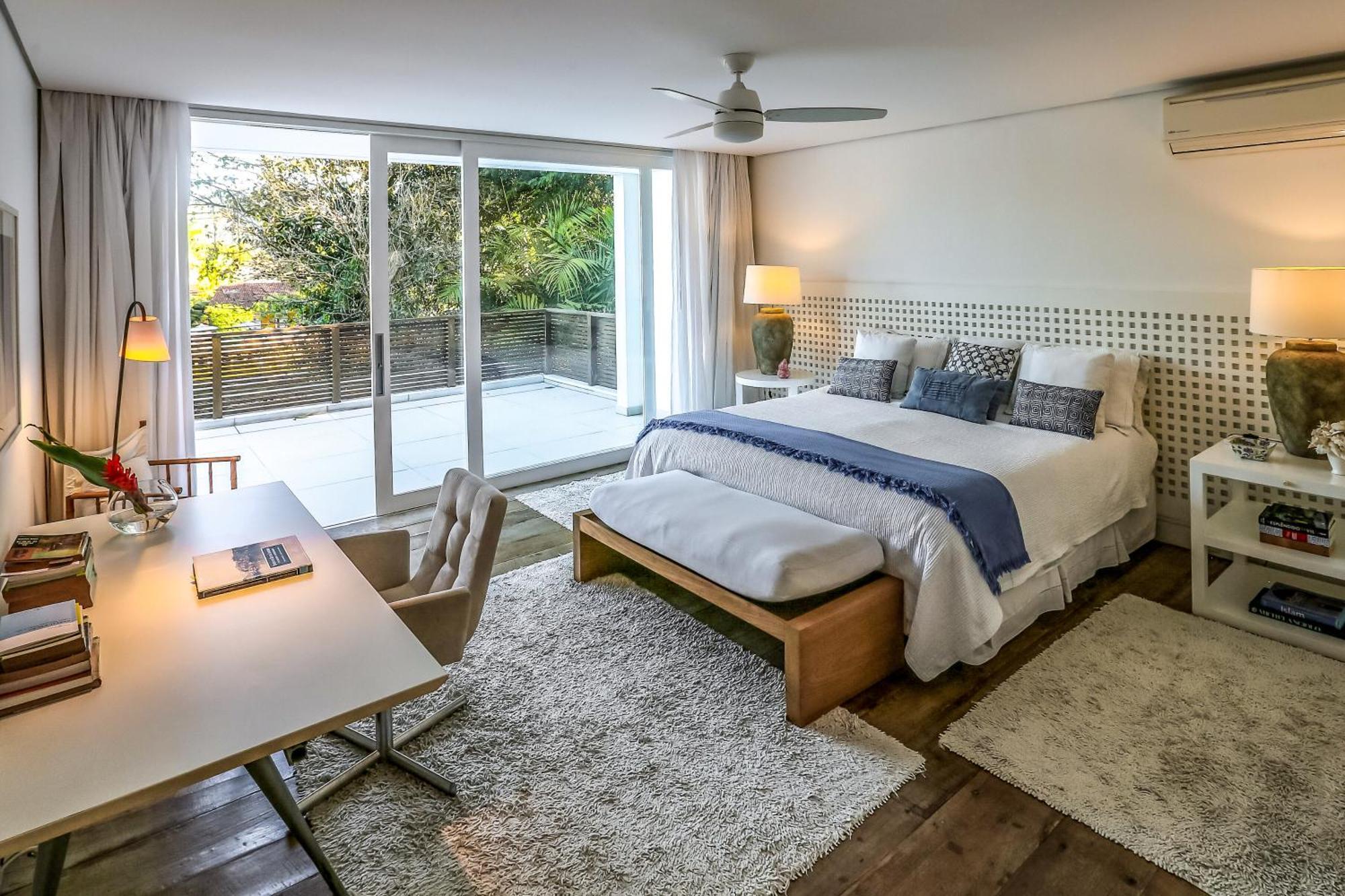 Tropical Contemporary Suites Парати Екстериор снимка
