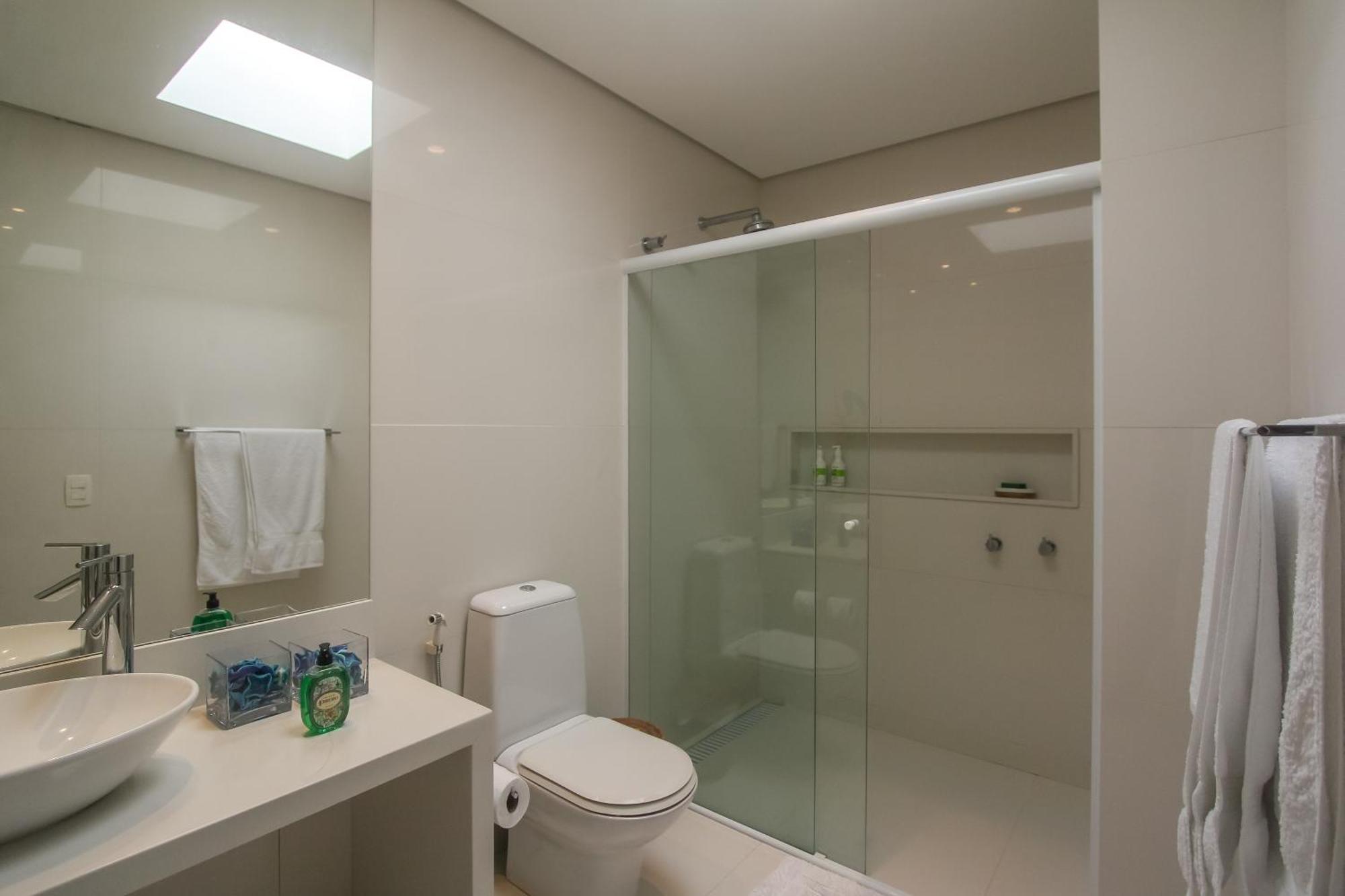 Tropical Contemporary Suites Парати Екстериор снимка