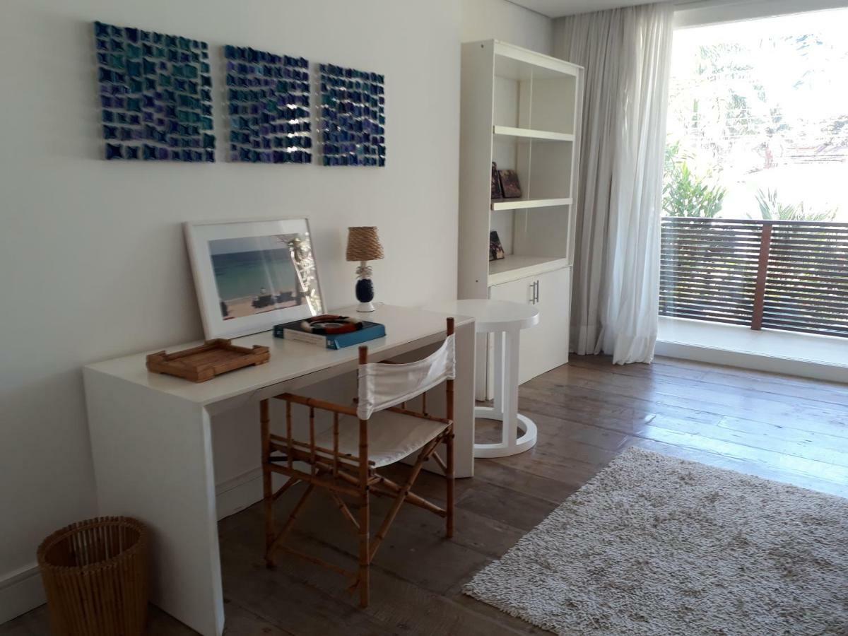 Tropical Contemporary Suites Парати Екстериор снимка