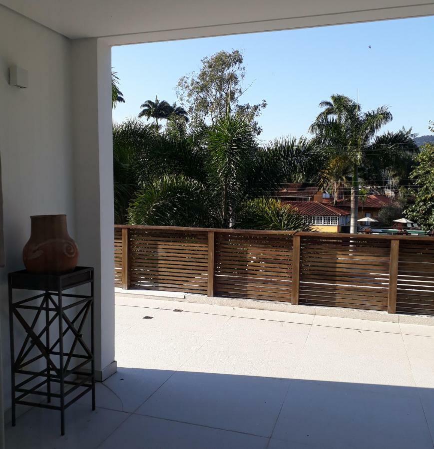 Tropical Contemporary Suites Парати Екстериор снимка