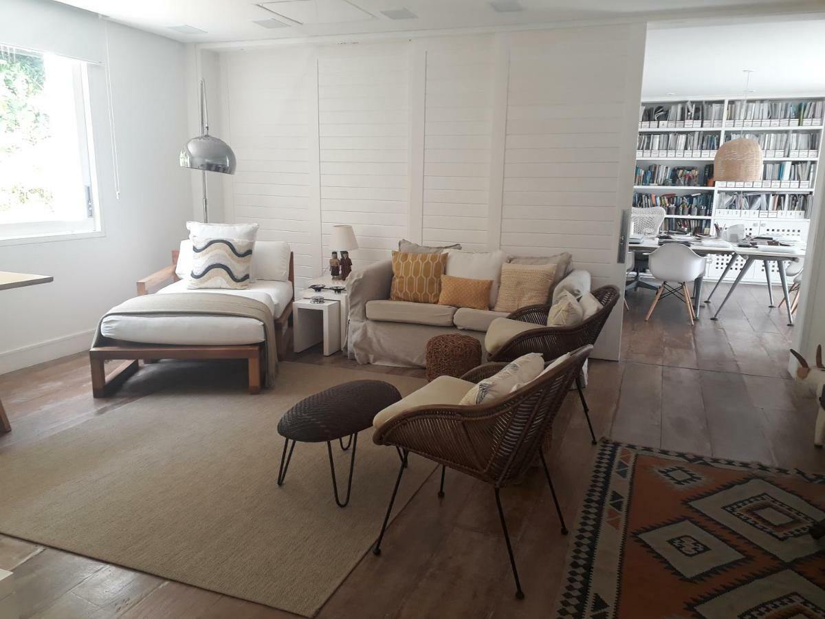 Tropical Contemporary Suites Парати Екстериор снимка