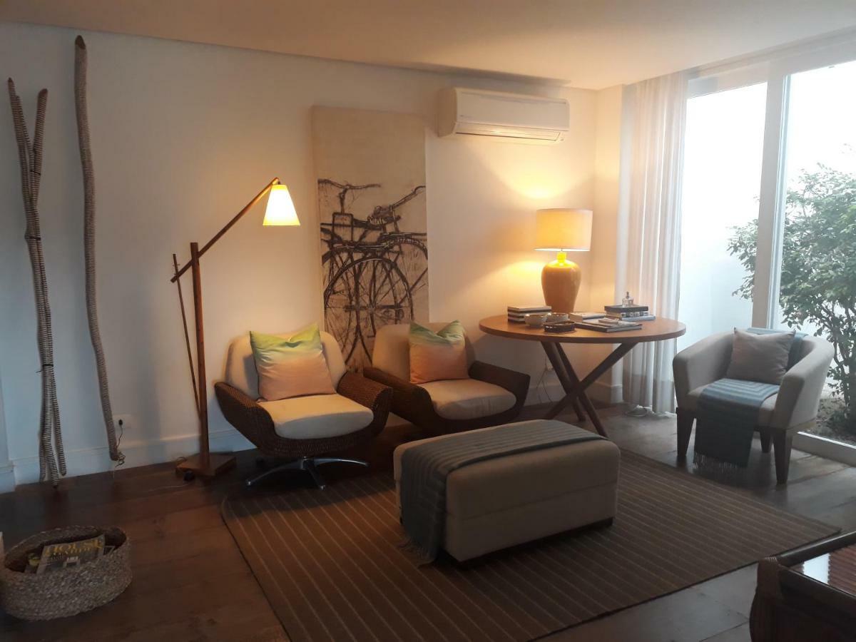 Tropical Contemporary Suites Парати Екстериор снимка