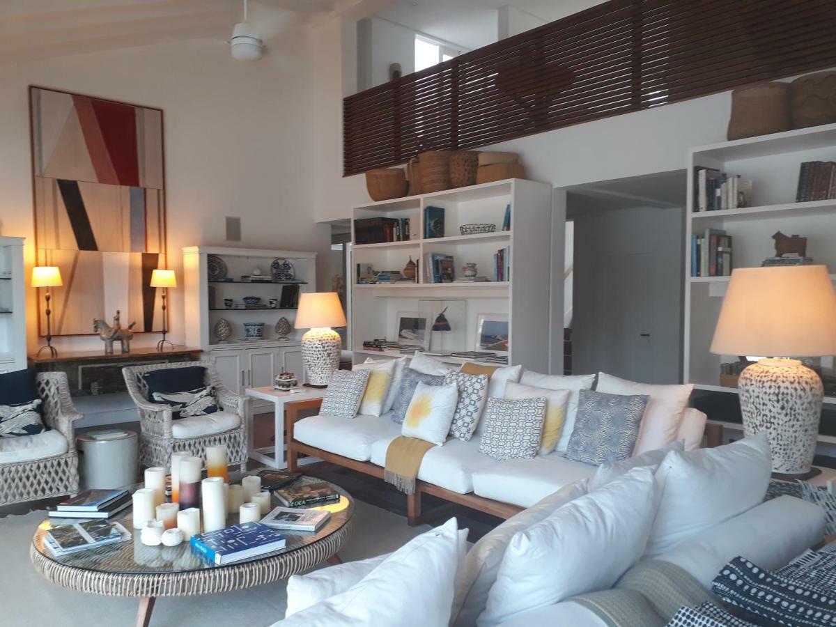 Tropical Contemporary Suites Парати Екстериор снимка