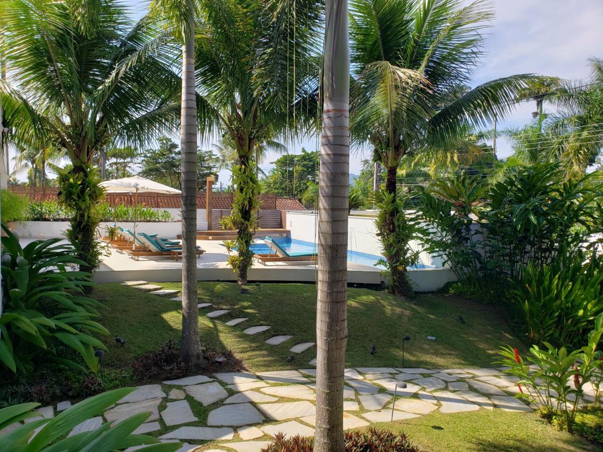 Tropical Contemporary Suites Парати Екстериор снимка